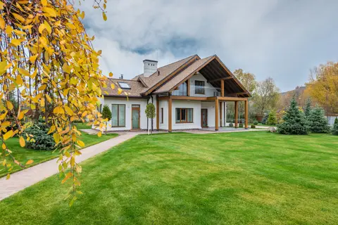 Lawn care and landscaping in Harvest, AL