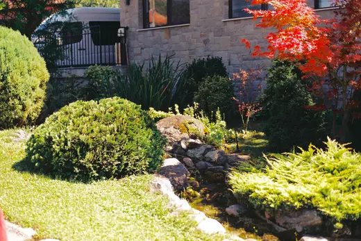A beautifully landscaped North Alabama yard